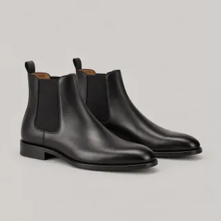 Black Chelsea boots